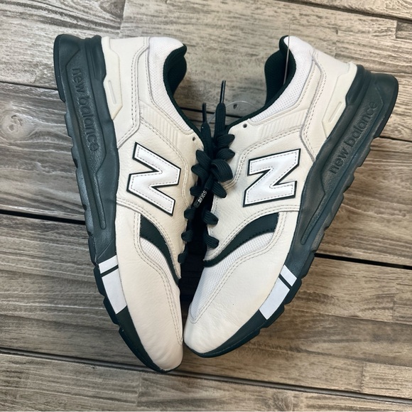 New Balance Other - Size 8.5 - brand New new balance figs 977H Green & White Mens